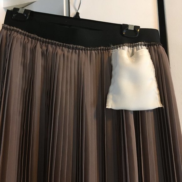 Reworked Vintage STRIPES LONDON taupe beige pleated midi skirt Large - Picture 9 of 9